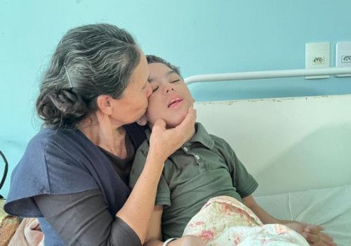 HGE salva criança com síndrome neurológica grave e que se alimenta por sonda
