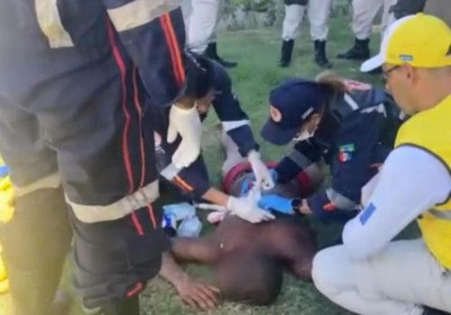 Ronda no Bairro e Samu prestam primeiros socorros a vítima ferida à faca próximo ao Marco dos Corais