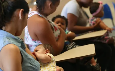 Desigualdade de gênero sobrecarrega mulheres no trabalho de cuidar