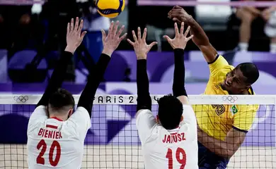 Vôlei: seleção masculina leva virada da Polônia, o 2º revés em Paris