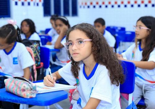 Secretaria de Educação apresenta plataforma de combate à evasão para gestores da rede estadual