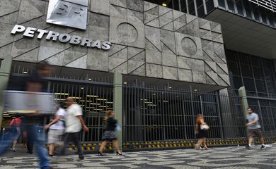 Conselho pode distribuir dividendos da Petrobras “em momento oportuno”
