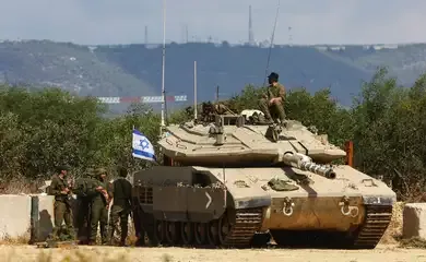 Israel e Hezbollah têm novos ataques em meio a temor de conflito amplo