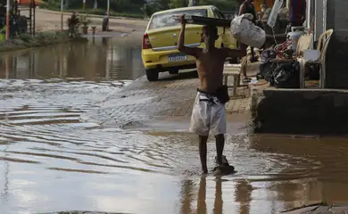 Drenagem inoperante retarda escoamento de águas na Baixada Fluminense