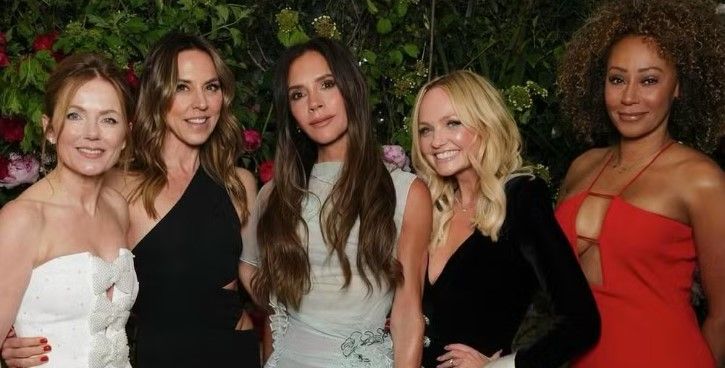 Quinteto de ‘Spice Girls’ se reúne em festa de Victoria Beckham