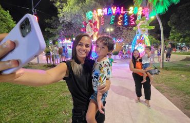 Sucesso de público, Vila de Carnaval permanece aberta até domingo (9)