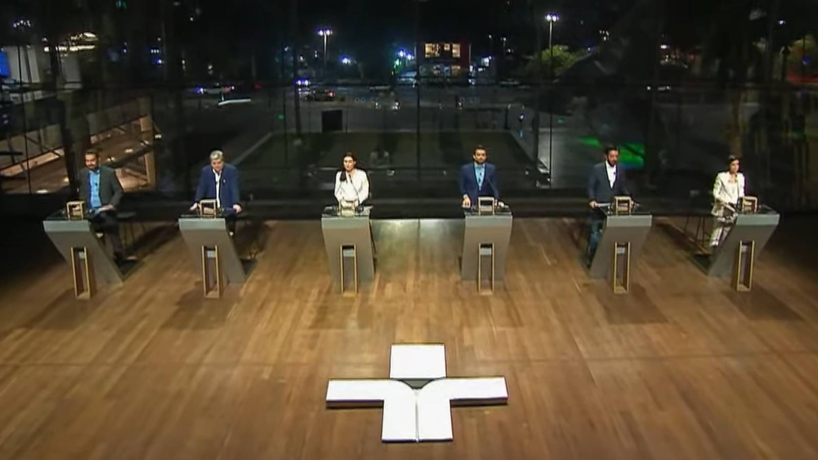 Veja a reação dos outros candidatos sobre agressão de Datena a Marçal em debate