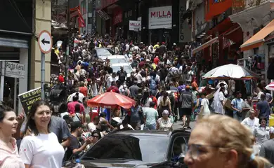 Procon e Febraban orientam consumidores sobre gastos no fim de ano