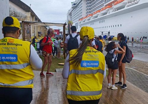 Seprev lança guarnição bilíngue do Ronda no Bairro para reforçar segurança aos turistas em Maceió