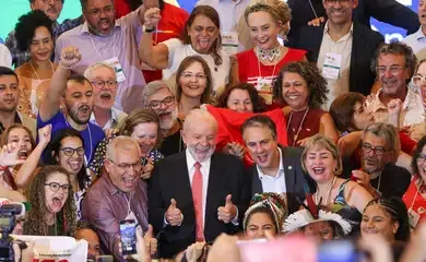 Lula: construção coletiva do novo PNE é conquista da democracia