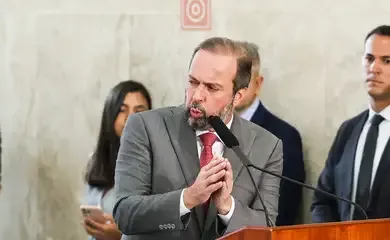 Ministro diz que demissão de presidente da Petrobras é especulação