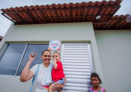 Governo de Alagoas entrega 103 casas e inaugura pavimentação
