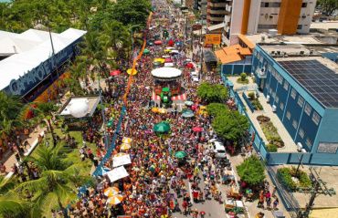 Prefeitura realiza ações de conscientização durante prévias de Carnaval