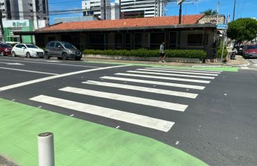 DMTT inicia implantação de áreas de espera para travessia de pedestres