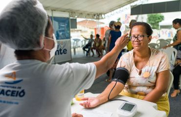 JHC anuncia programa Olhar da Gente e garante cirurgias de catarata no Hospital da Cidade