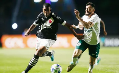 Lutando contra o rebaixamento, Vasco e Goiás se enfrentam na Serrinha