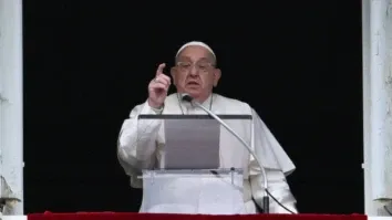 Papa Francisco tem pneumonia e quadro é ‘complexo’, segundo o Vaticano