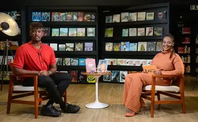 Escritor Stefano Volp é o entrevistado do programa Trilha de Letras