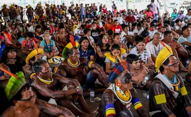 Apib cobra suspensão de marco temporal e avalia deixar comissão do STF