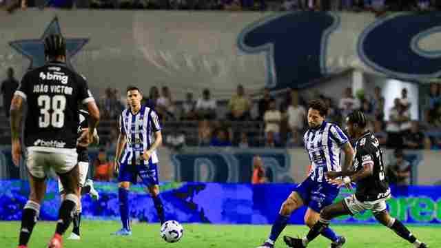 Azulão e Cruz de Malta empatam sem gols pela ida das oitavas da Copa do Brasil