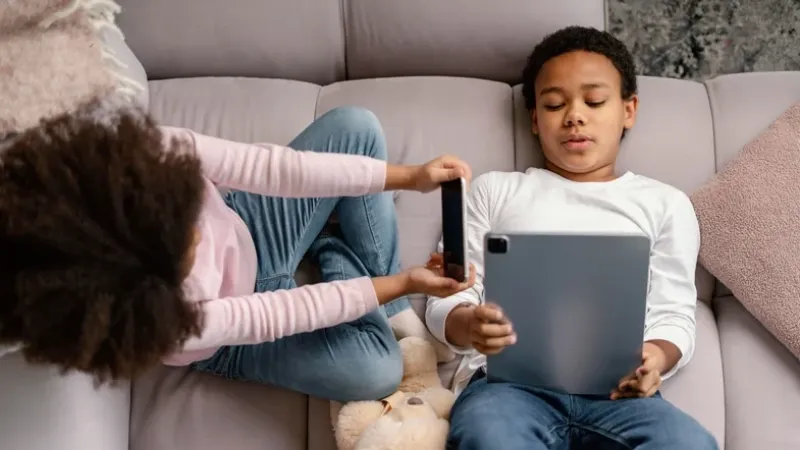 IA e solidão: estudo alerta para dependência emocional de adolescentes em chatbots