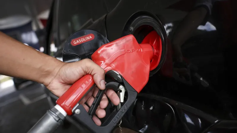 Nova lei aumenta penas para furto e roubo de combustíveis