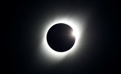 Lua de Sangue triplamente especial será visível hoje de todo o Brasil