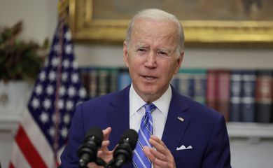 Após ataque, Biden pede endurecimento de leis sobre armas