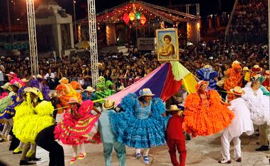 Manifestações culturais ganham espaço em festas juninas