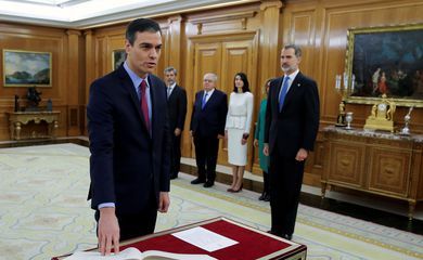 Premiê espanhol diz a Putin em reunião da Otan: "Você não vencerá"