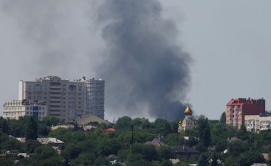Forças russas cercam cidade ucraniana de Sieversk