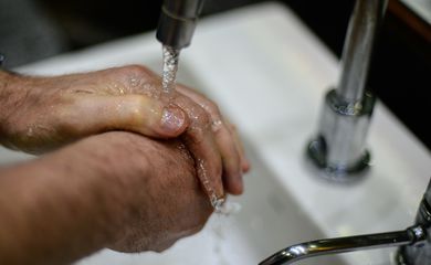 MJ processa empresas de abastecimento que distribuíam água contaminada