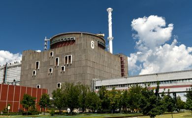 Após bombardeio russo, central nuclear de Zaporizhia está sem energia