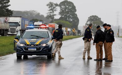 PRF registra um bloqueio parcial em rodovia federal