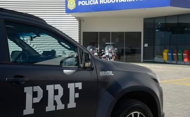 PRF e Receita apreendem 50 mil aventais cirúrgicos