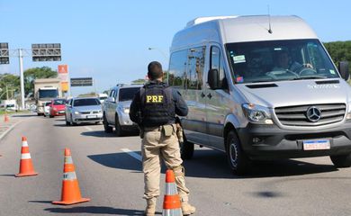 PRF ampliará fiscalização nas estradas no feriado prolongado