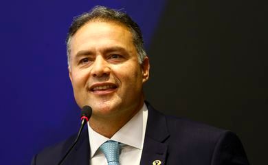 Renan Filho não crê em construção de trem-bala com recursos privados