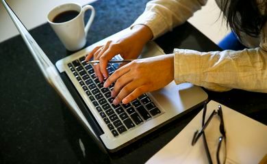 Formação de professores é entrave ao uso de tecnologia em sala de aula