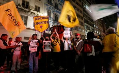 Movimento negro faz ato pedindo fim da Operação Escudo