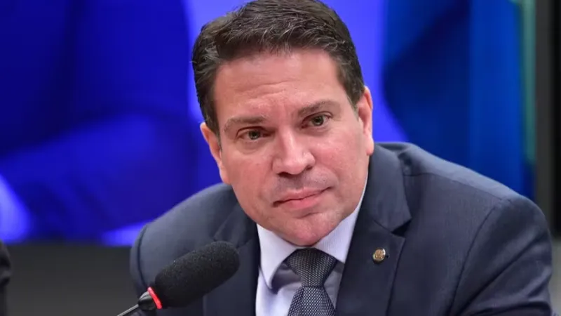 Ex-deputado Alexandre Ramagem é preso pelo ICE nos EUA, diz PF