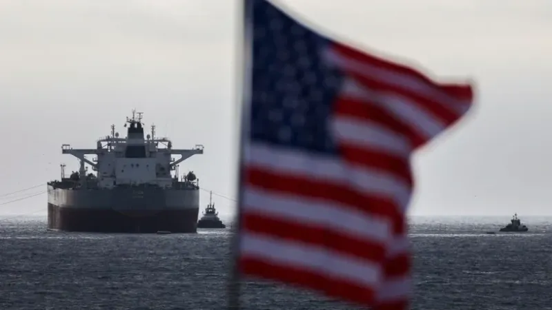 Irã afirma que atacou petroleiro dos EUA no Golfo Pérsico