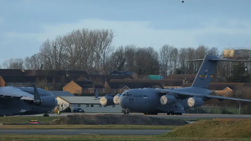 Reino Unido apoiou apreensão dos EUA de petroleiro de bandeira russa, diz Defesa