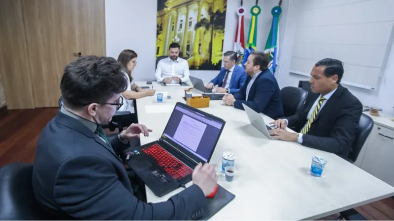 Câmara confirma convocação de novos servidores em reunião com promotora do MPE