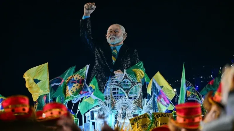 Petistas minimizam queda da Acadêmicos de Niterói: ‘Muita fumaça para pouco fumo’