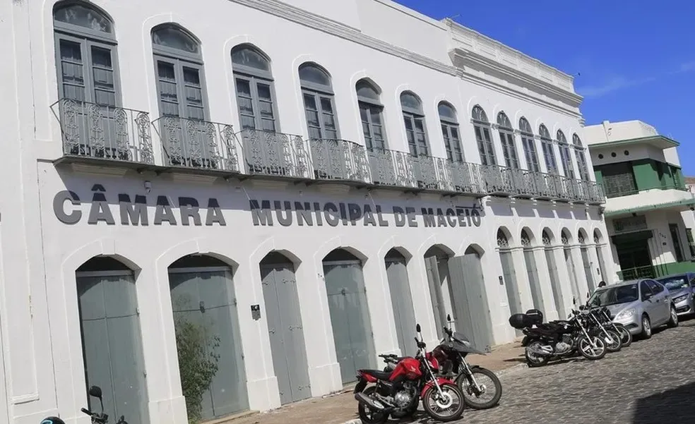 Câmara de Maceió aprova Projeto de Lei que prevê detectores de metais e portas giratórias em escolas