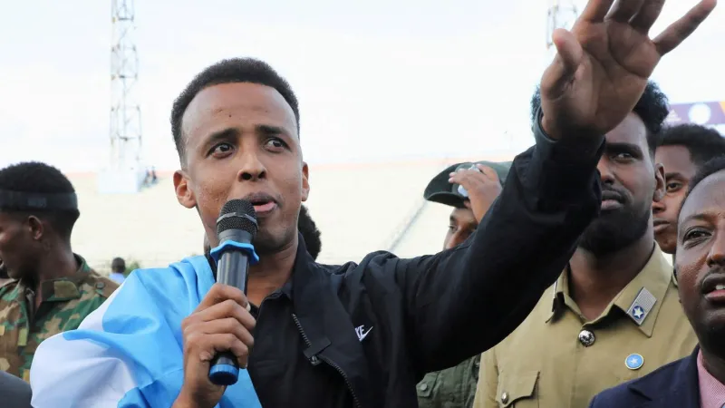 Impedido de entrar na Copa, árbitro somali apitará Supercopa da Uefa