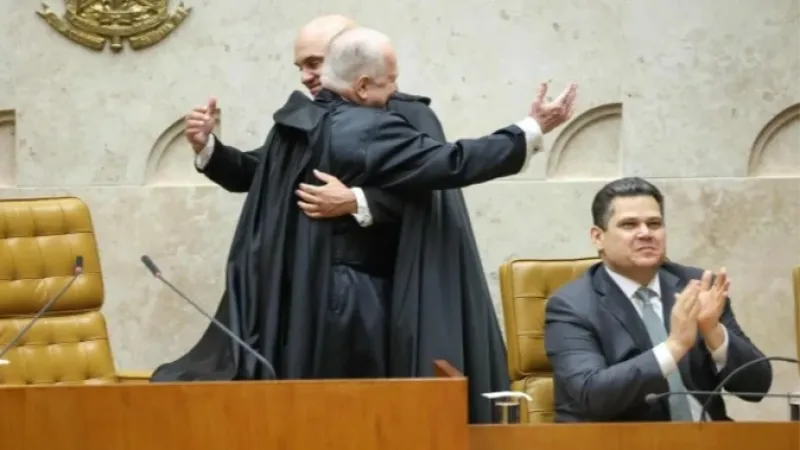 Novo presidente do STF, Fachin diz que "compromisso é com a Constituição"