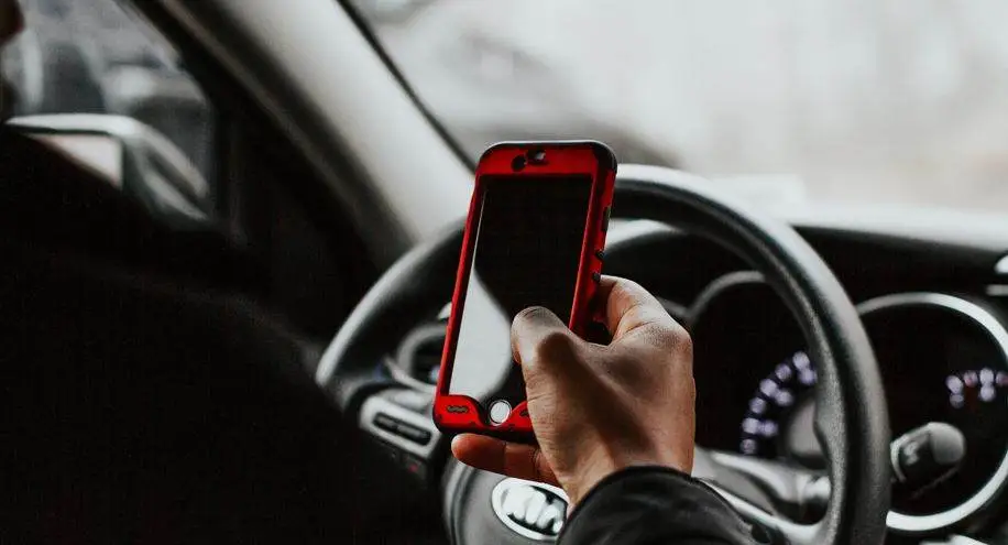 Apps de transporte vão oferecer R$ 30 por hora sem vínculo empregatício, confirma fonte à CNN