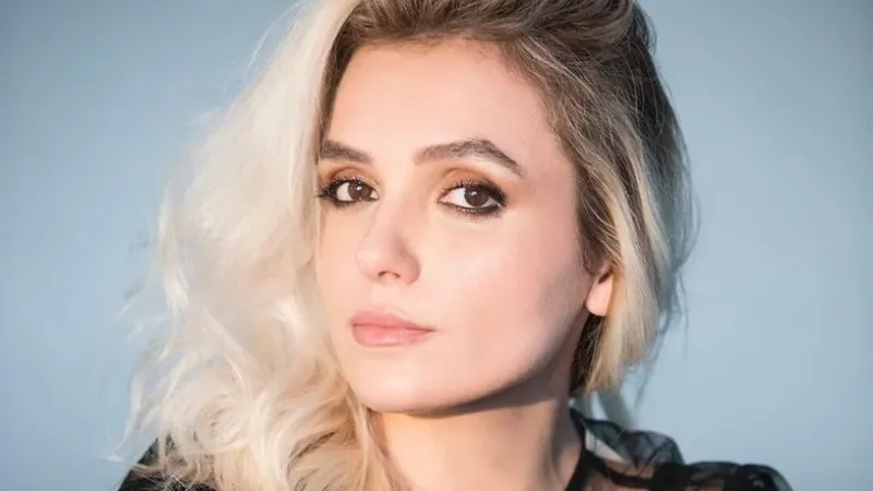 Monica Iozzi recebe alta após internação por quadro de acatisia: ‘Chuva de carinho’