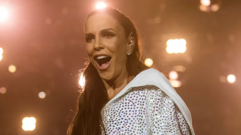 Ivete Sangalo é denunciada ao Ministério Público por dançar música com criança
